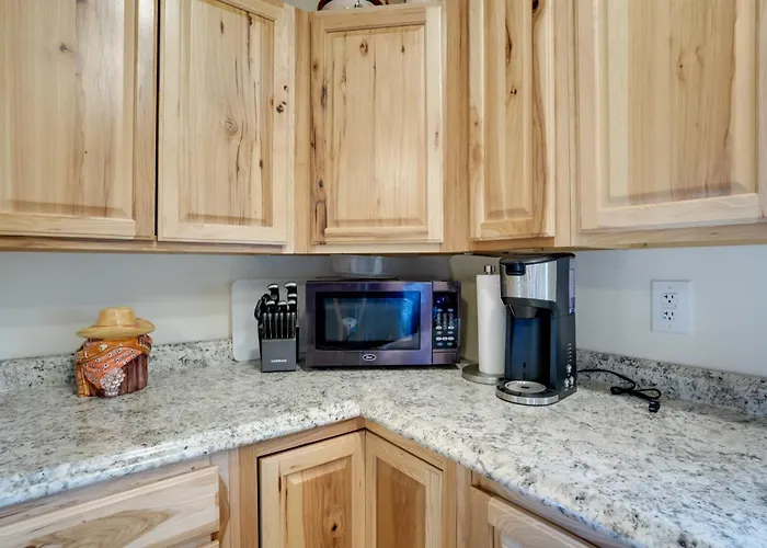Horse Ranch Hideaway! Equestrian Casita